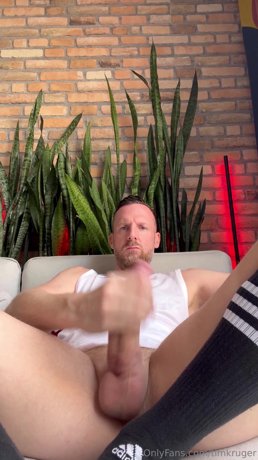 Tim Kruger Jerking and cum on black Sox - Gay Porn Video _2