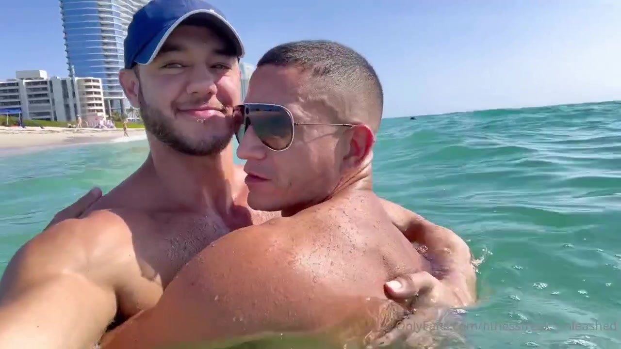 Nudie Beach Day - Fitnessfreak Unleashed Meeting Latin Alfred - Gay Porn Video _2