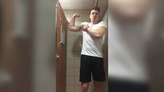 Stud showing off in gym bathroom and cumming