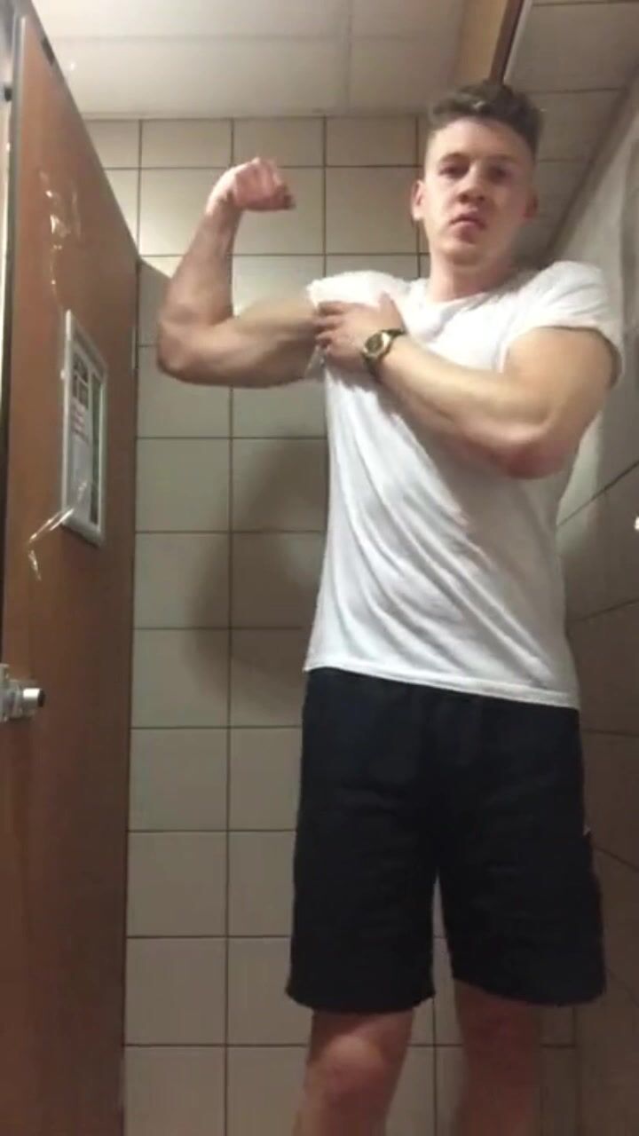 Stud showing off in gym bathroom and cumming _2