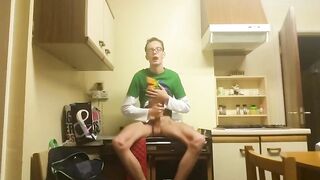 Old video from 2020 myself masturbating in my friends kitchen Peter bony