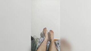 i bet everyone would love to lick my sexy feet Peter bony