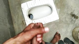 Indian Boy Masturbation in Bathroom Desimast - BussyHunter.com