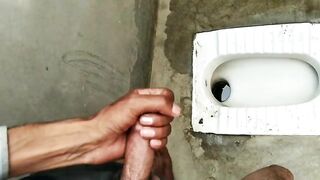 Indian Boy Masturbation in Bathroom Desimast - BussyHunter.com