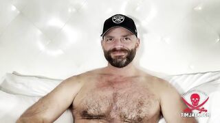 Hairy Muscle Man Strokes his Cock - BussyHunter.com