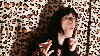 Beth Kinky - Sexy goth domina smoking behind the scene 2 pt2 HD Beth Kinky