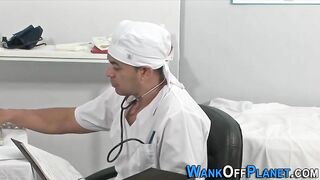 Ebony Doctor Sucked off Australian Amateurs Do It - BussyHunter.com