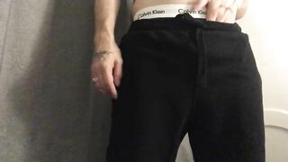 A Guy in Sweatpants Jerked off his Dick and Cumshot KolinArt - BussyHunter.com