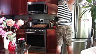 Kenniejai Jerks off in the Kitchen for You