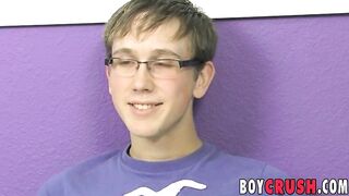 Nerdy homo is happy to relax and stroke his mighty dick Boy Crush - Amateur Gay Porno