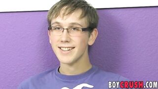 Nerdy homo is happy to relax and stroke his mighty dick Boy Crush - Amateur Gay Porno