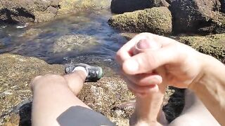 Jerking off a Big Hard Dick Overlooking the Sea in the Public Cove until he Cums Jomilove - BussyHunter.com