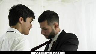 Missionary Guys Fuck each other Passionately - BussyHunter.com