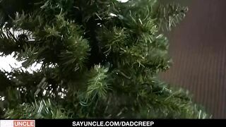 Stepson Giving Dad some Christmas Joy Dad Creep - BussyHunter.com