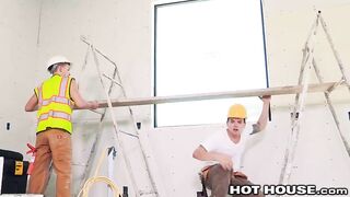 - Young Construction Workers get Wet & Sloppy at Work Hot House - BussyHunter.com