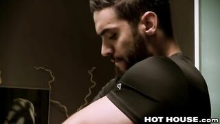 Massage Therapists Arad Winwin Bareback Pounds Towel Boy - Hot House - BussyHunter.com