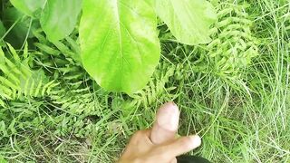 Big Cock Cumshot in Natural Garden, Outdoor Cumshot Desimast - BussyHunter.com