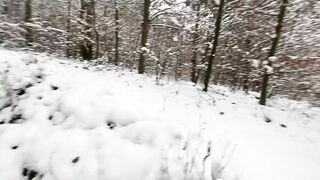 EXHIBITIONIST GUY JERKS OFF HIS HARD DICK IN a SNOWY FOREST Joey Cumboy - BussyHunter.com