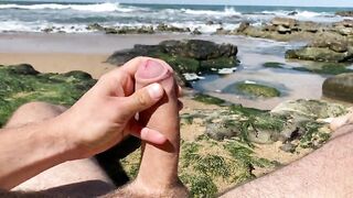 RISKY OUTDOOR MASTURBATION ON THE CLIFFS Joey Cumboy - BussyHunter.com