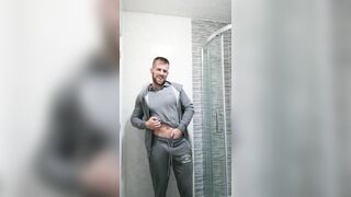 Adam Coussins (102) - BussyHunter.com