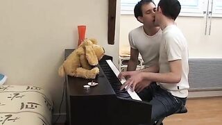 Young pianist expert-fucker