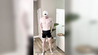 TheStepBrothers - Big bro tries on different underwear - 4 min