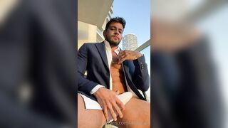 Wanna have u on your knees worshipping my dick in my Dubais balcony