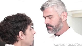 religious daddy has fun with twink before barebacking him