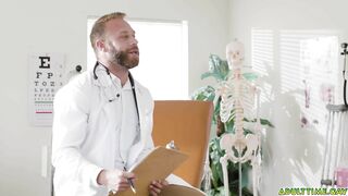 dr brogan fucking his boyfriend zario travezz in medical office