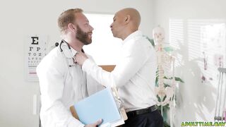 dr brogan fucking his boyfriend zario travezz in medical office