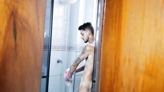 Petrick Garcia - Meu barbeiro tomou banho na minha casa - Bussyhunter.com - Gay Porn