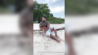 Imanol brown fucks Joseph Castlian on the beach - BussyHunter.com