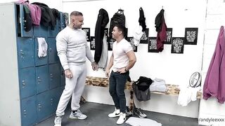 Oliver Hunt gives Andy Lee AndyLeeXXX a blowjob - BussyHunter.com