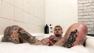 Jerking-my-dick-in-the-bath-till-I-cum-Danny-Soar-Daanmk