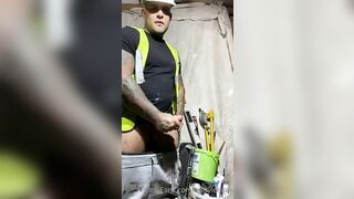 Jerking-off-at-a-construction-site-Andy-Lee-AndyLeeXXX