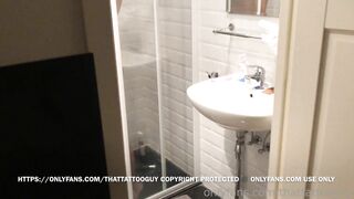 Pissing on mates in the shower (male bonding, piss, bromance) - BussyHunter.com (Gay Porn Videos)