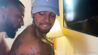 Fitness Papi & DomThee Creole - BussyHunter.com (Gay Porn Videos)