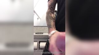 Chris Diamond Jerks Off In The Plane Toilet BussyHunter.com (Gay Porn Videos xxxx)