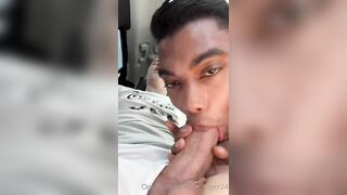 Big Roger - in the car with El Cofla - gay sex porn video