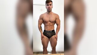Showing off my muscles Jake Burton JakeBurtonOfficial - Gay Fans BussyHunter.com