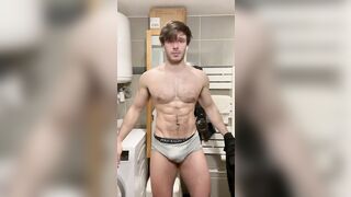 Flexing in my underwear Killian Belliard Killian___ - Gay Fans BussyHunter.com