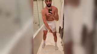 Quick jerk off before a shower Matt Rogers matty_jr - Gay Fans BussyHunter.com