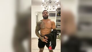 Doing a strip tease and showing off my muscles Handsometroyxxl - Gay Fans BussyHunter.com