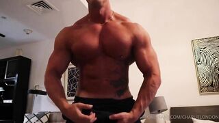Showing off my muscles and jerking my dick Charlie London - Gay Fans BussyHunter.com