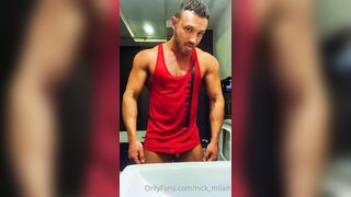 Showing off my muscles after a workout Nick Milan nick_milan - Gay Fans BussyHunter.com