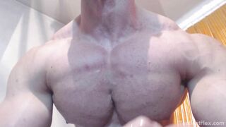 Flex and Cum - gay sex porn video