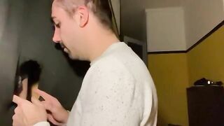 age inconnu mec plein il avait besoin d une bouche en gloryhole mateo vespiacci - gay video