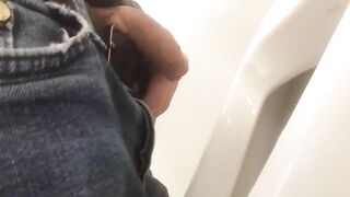 pissing in urinal smellmydick - gay video