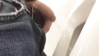 pissing in urinal smellmydick - gay video